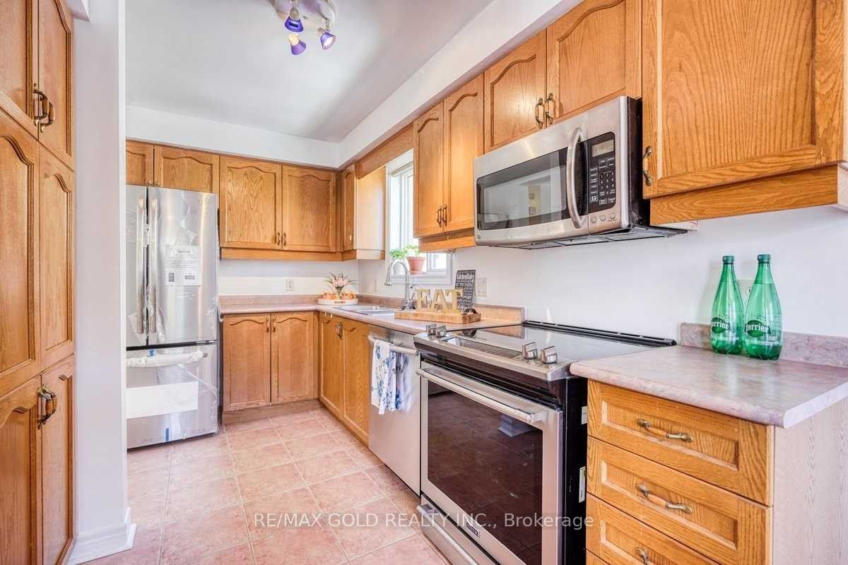 Additional image 3 of 49 Summerdale Crescent, Brampton, ON, L6X 4V9
