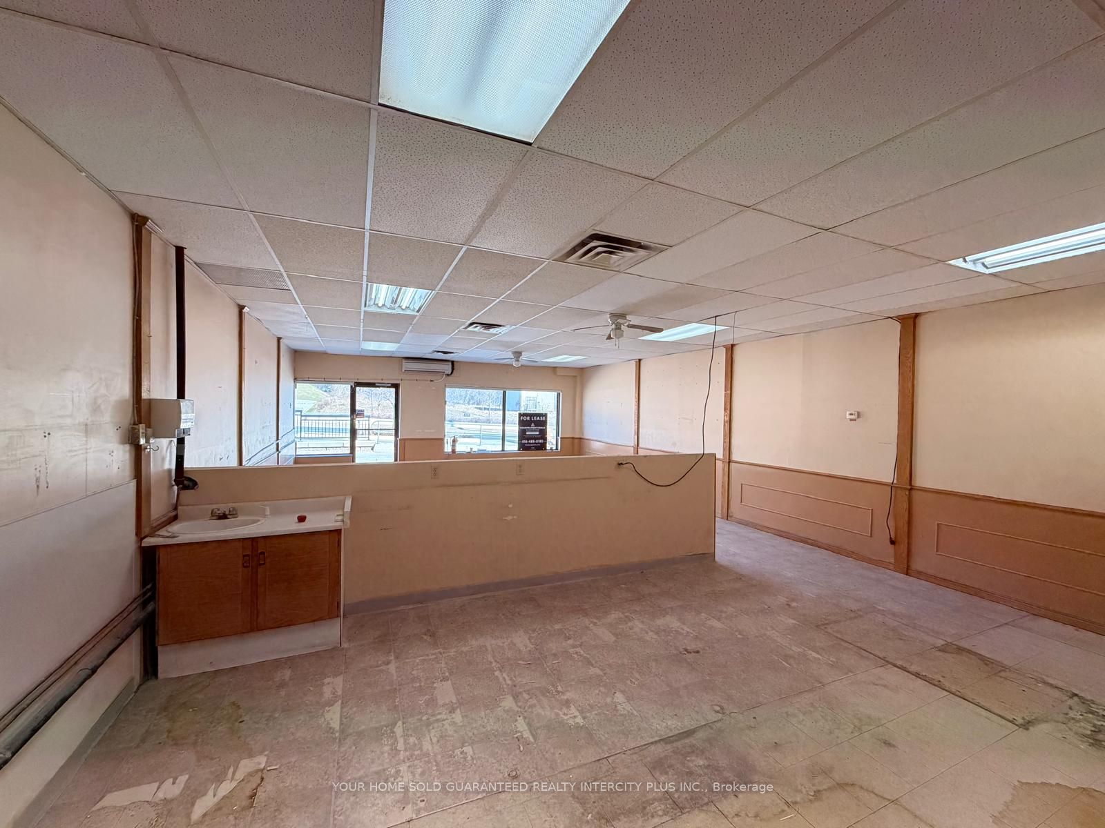 Additional image 6 of 2-350 Davis Drive, Newmarket, ON, L3Y 2N7