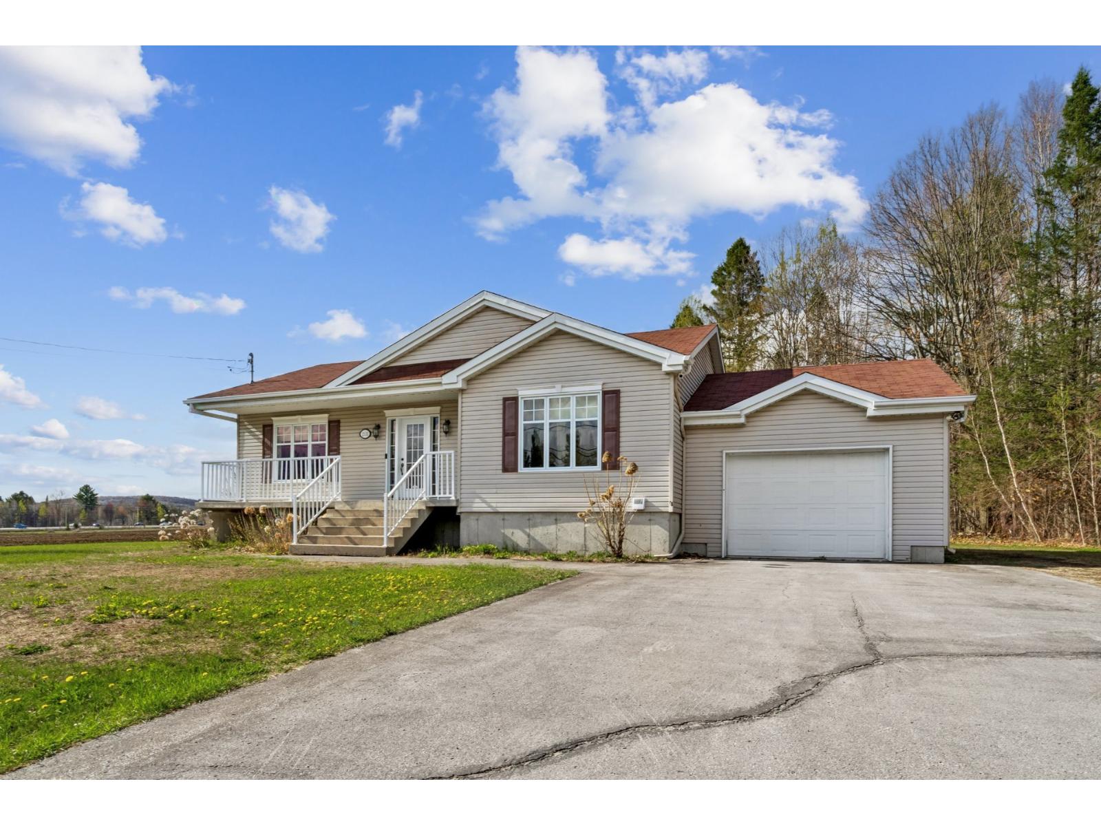 2133 Rue Claire