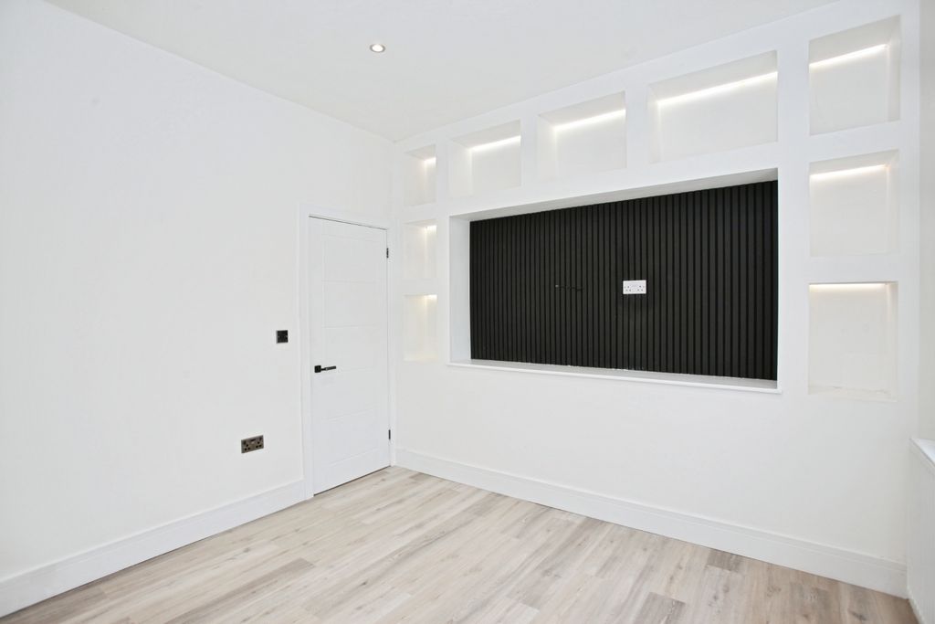 Additional image 9 of 2 bed flat for saleMalpas Road, Newport NP20