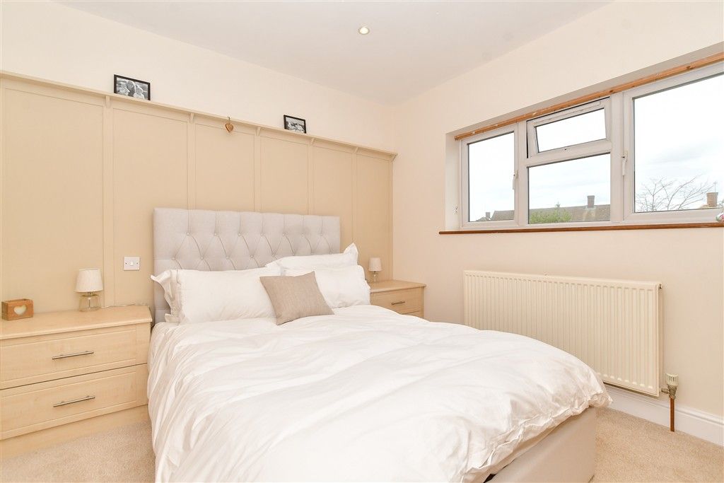 Additional image 8 of 4 bed semi-detached house for saleRoding View, Buckhurst Hill, Essex IG9