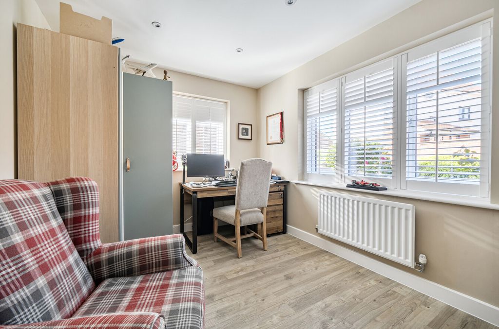 Additional image 8 of 3 bed detached house for saleQuiller Avenue, Arborfield Green, Reading, Berkshire RG2