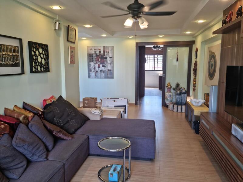 660 Hougang Avenue 8