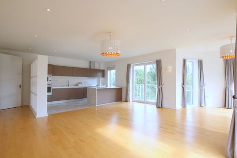Melliss Avenue, Kew TW9
