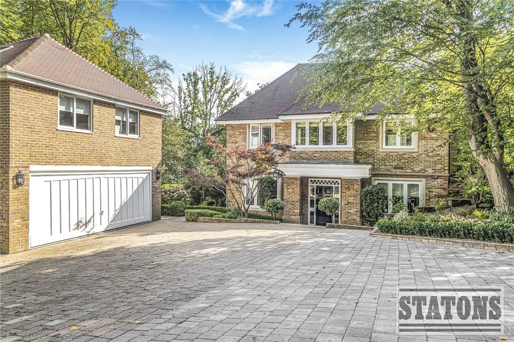 6 bed detached house for saleBurwood Place, Hadley Wood, Hertfordshire EN4