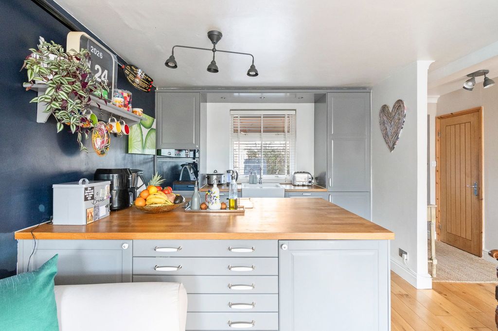 Additional image 3 of 4 bed detached house for saleFen Road, Cambridge CB4