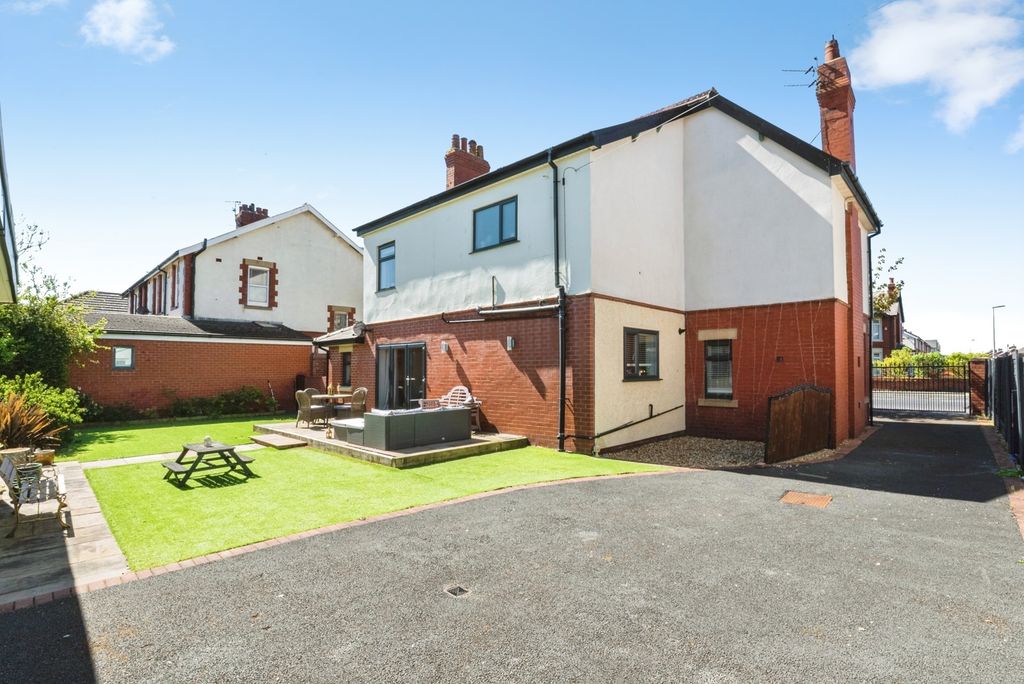 Additional image 26 of 4 bed detached house for saleSt. Annes Road, Blackpool, Lancashire FY4