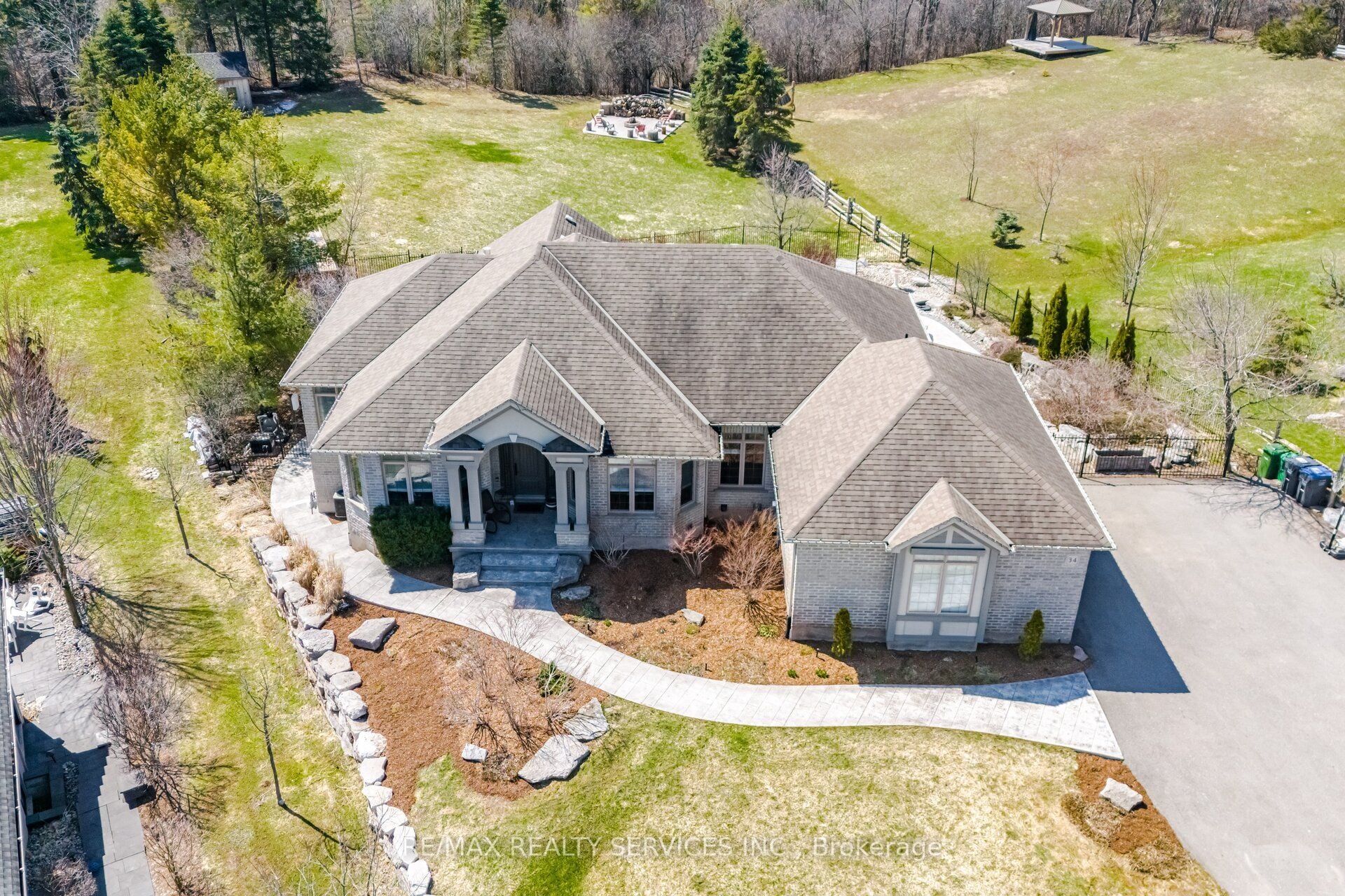 34 Isabella Street, Caledon, ON, L7C 1N7