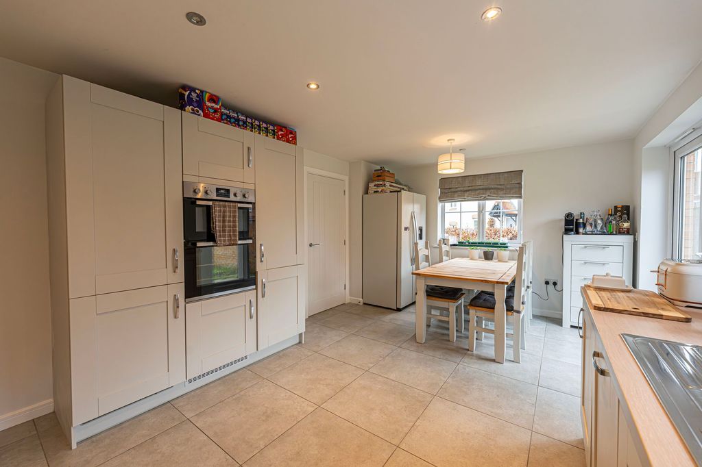 Additional image 8 of 3 bed detached house for saleSir Howel Crescent, Undy NP26