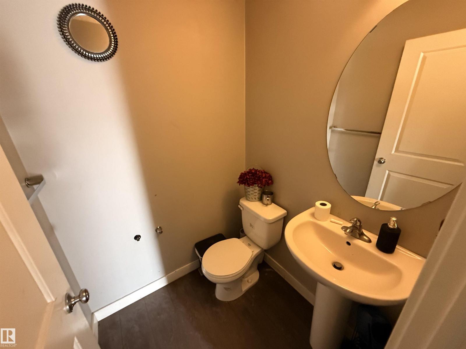 Additional image 2 of 3317 11 Avenue NW, Edmonton, AB, T6T2C5