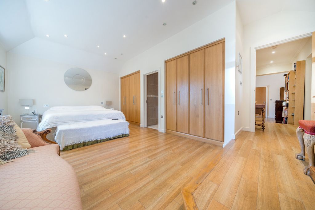 Additional image 11 of 3 bed flat for saleOverbury Avenue, Beckenham BR3