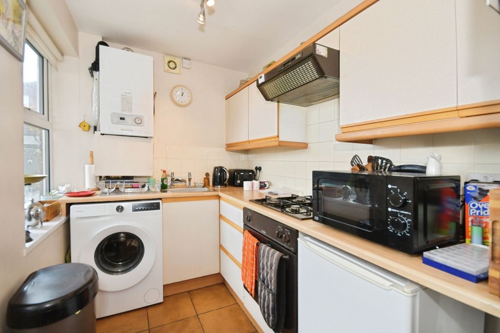 Additional image 2 of 2 bed terraced house for saleSanforth Street, Chesterfield, Derbyshire S41