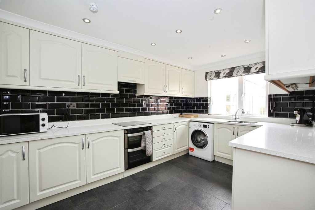 Additional image 8 of 4 bed semi-detached house for saleMardy Crescent, Caerphilly CF83