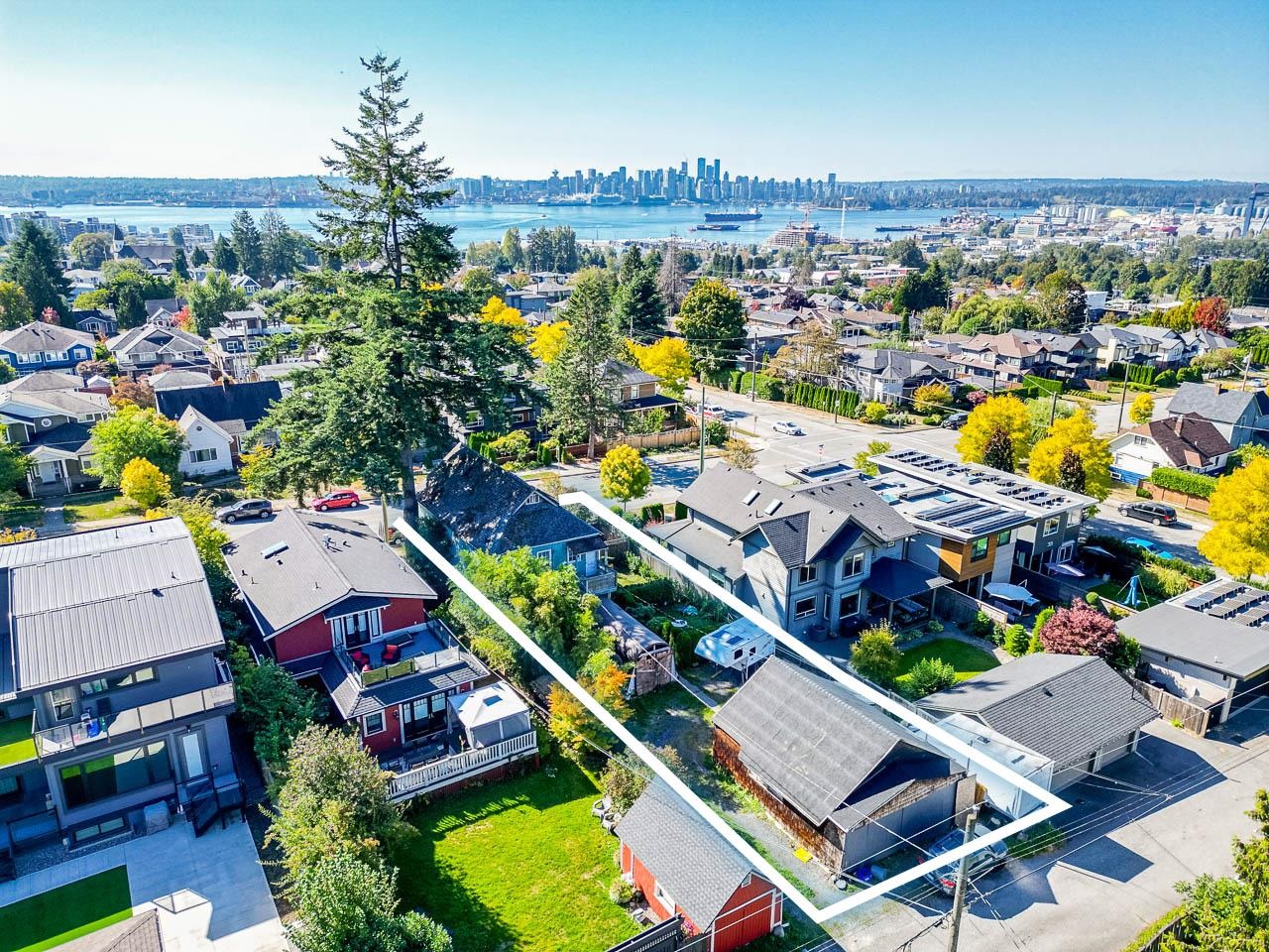 Additional image 3 of 352 15th Street W, North Vancouver, BC, V7M 1S5
