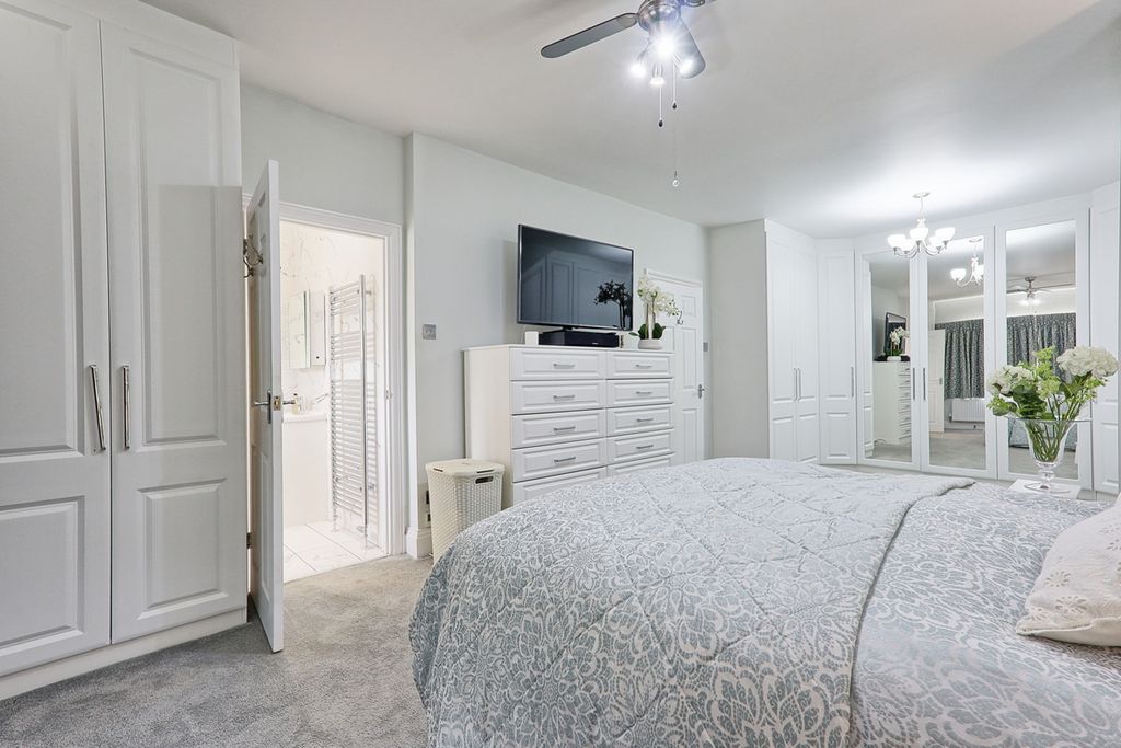 Additional image 36 of 7 bed detached house for saleErnest Road, Emerson Park RM11