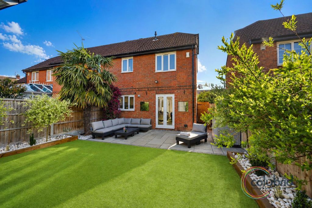 Additional image 16 of 2 bed end terrace house for salePound Lane Central, Steeple View SS15