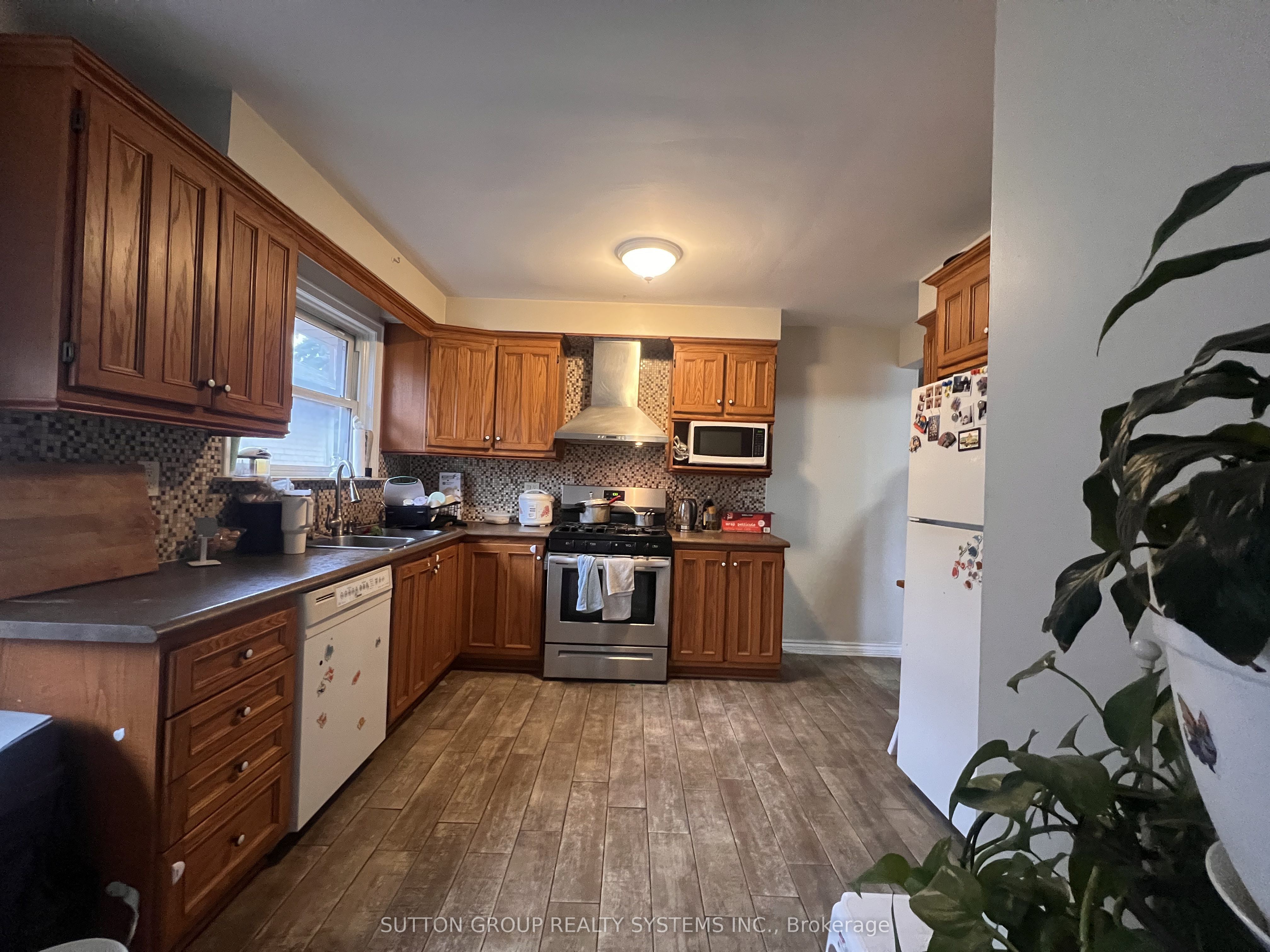Additional image 5 of Main Floor-36 Odessa Avenue, Toronto, ON, M9C 4J8