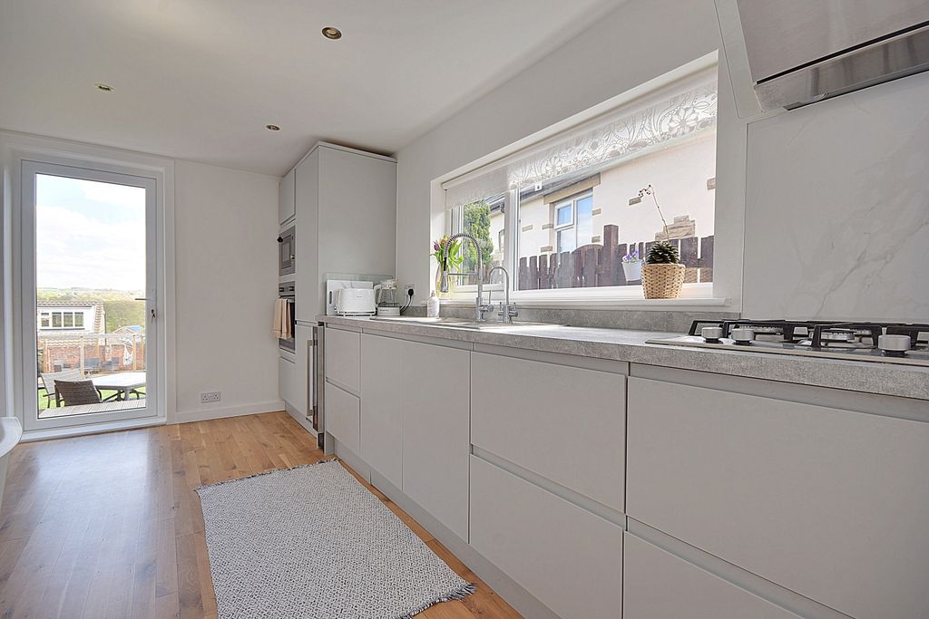 Additional image 9 of 4 bed terraced house for saleLaverock Lane, Brighouse, West Yorkshire HD6