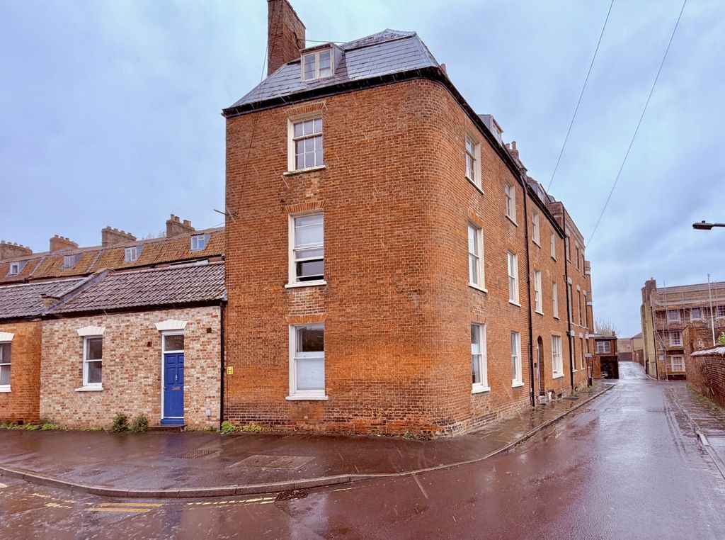 1 bed flat for saleCastle Apartments, Bridgwater TA6