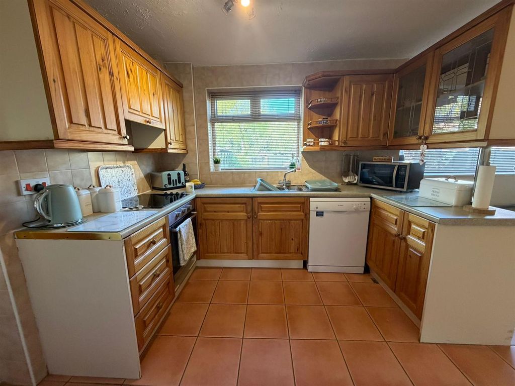 Additional image 4 of 5 bed detached house for saleWinchester Avenue, Ashton-Under-Lyne OL6