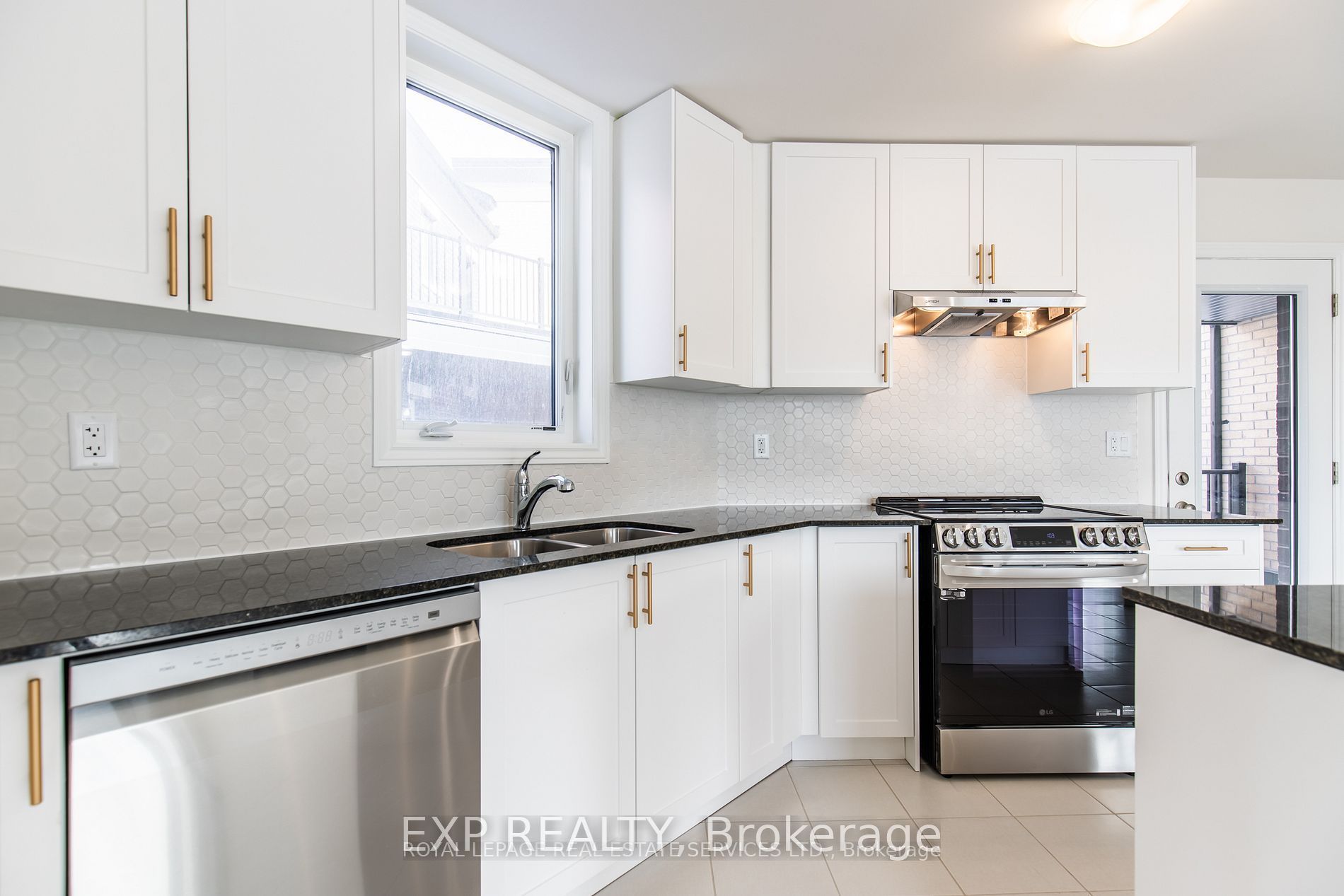Additional image 3 of Unit 2-3289 Sixth Line, Oakville, ON, L6H 0Z6