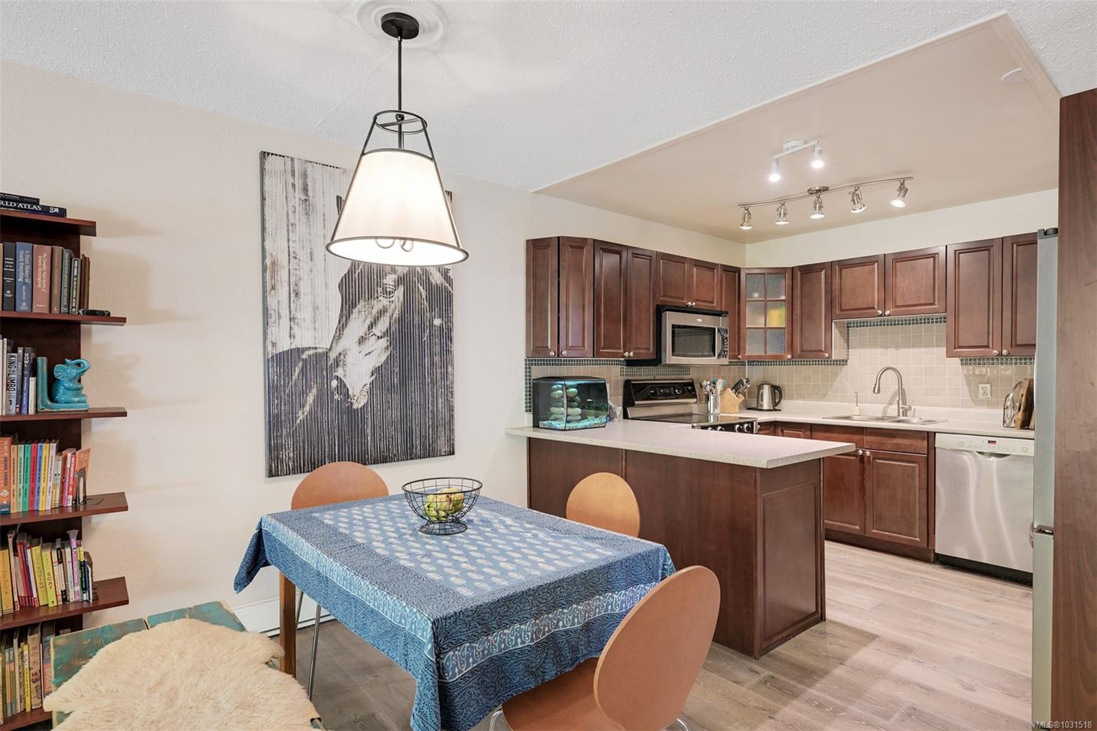 Additional image 3 of 1294 Denman Street, Victoria, BC, V8T 1L8