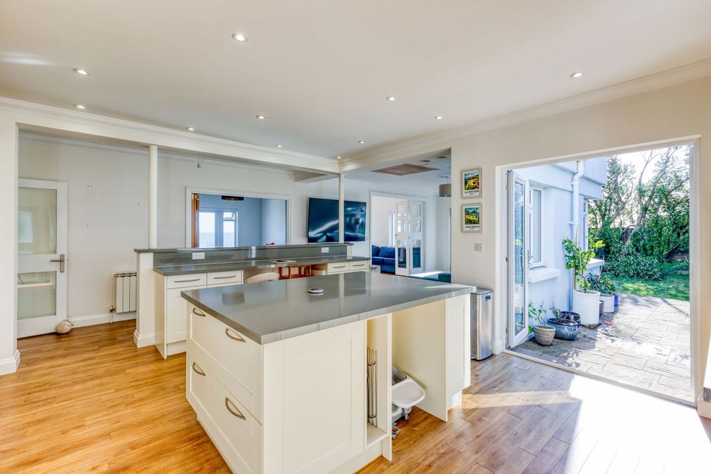 Additional image 9 of 5 bed detached house for saleLa Mielle Du Parcq, Grouville JE3