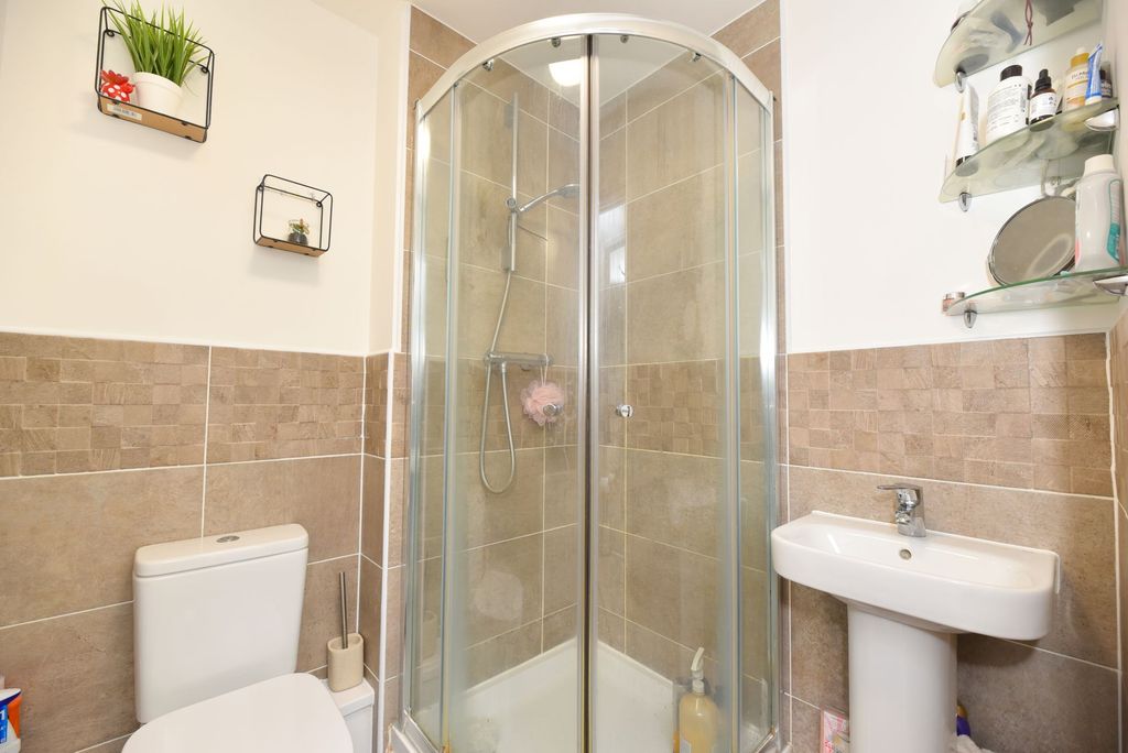 Additional image 11 of 2 bed flat for saleVenus Avenue, Biggleswade SG18