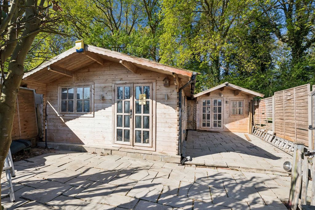 Additional image 19 of 5 bed semi-detached bungalow for saleSt Georges Drive, Carpenders Park, Watford WD19