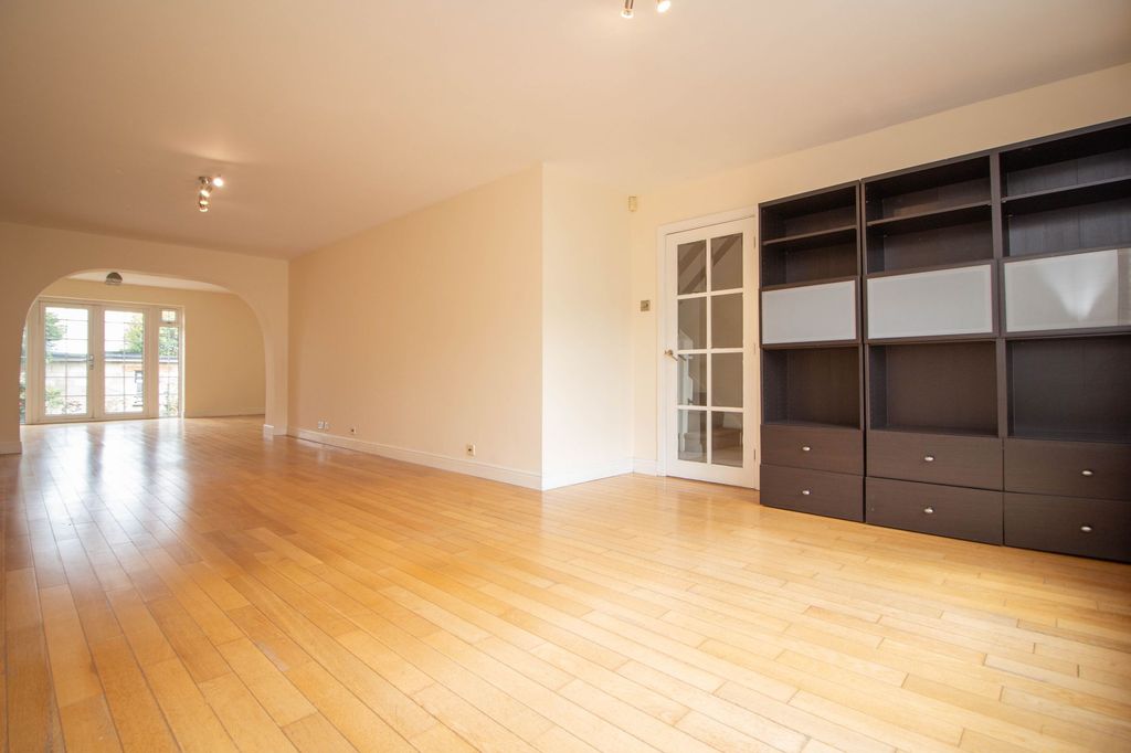 Additional image 8 of 4 bed link detached house for saleFoxleys, Carpenders Park, Watford WD19