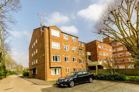 Isis Close, Putney, London SW15