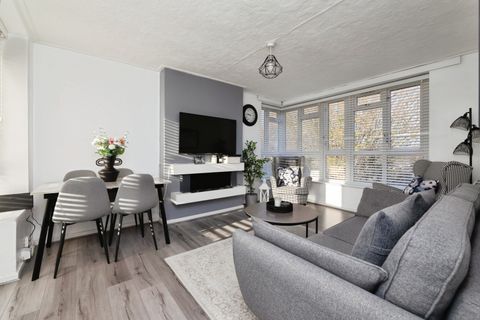 Longbridge Road, London IG11