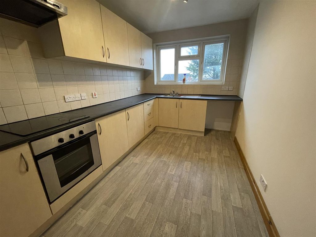 2 bed flat for saleCredenhill, Hereford HR4 photo 3