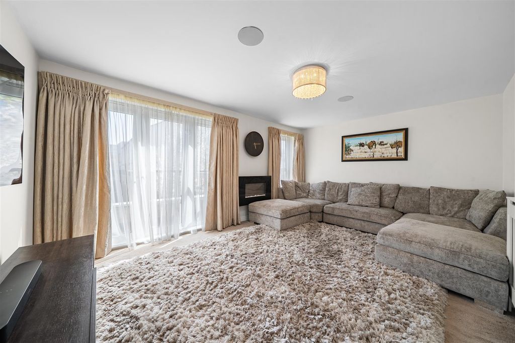 Additional image 4 of 4 bed town house for saleHawker Drive, Addlestone KT15