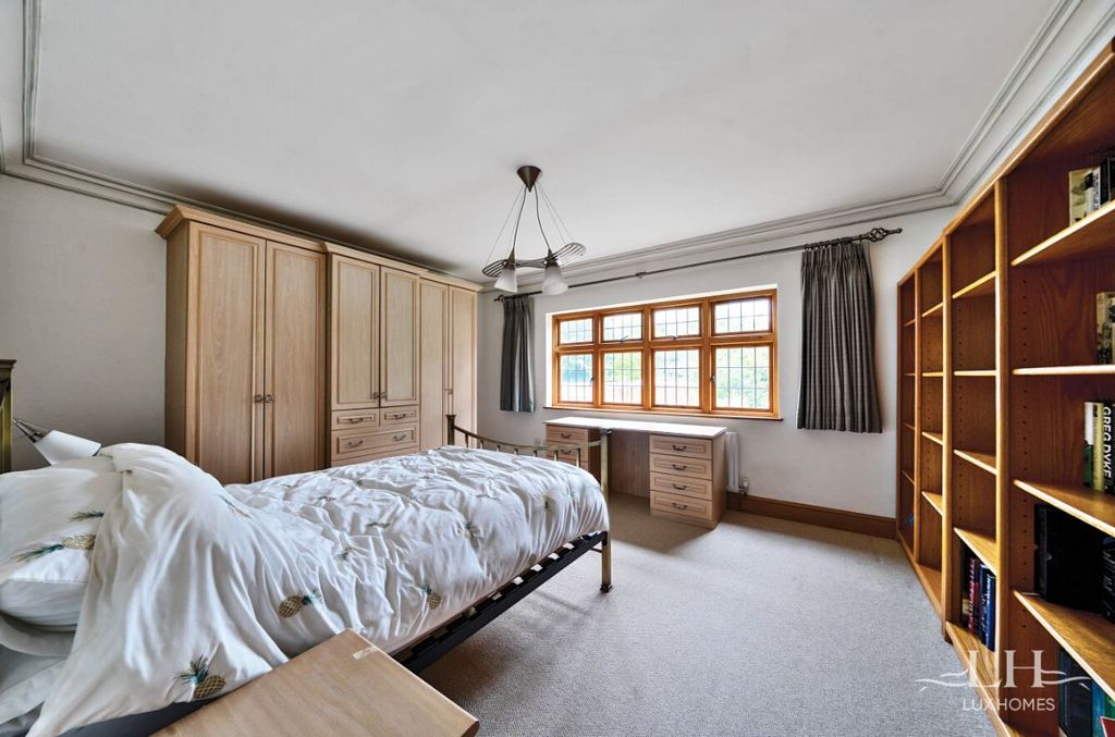 Additional image 15 of 6 bed detached house for saleParkstone Avenue, Emerson Park RM11