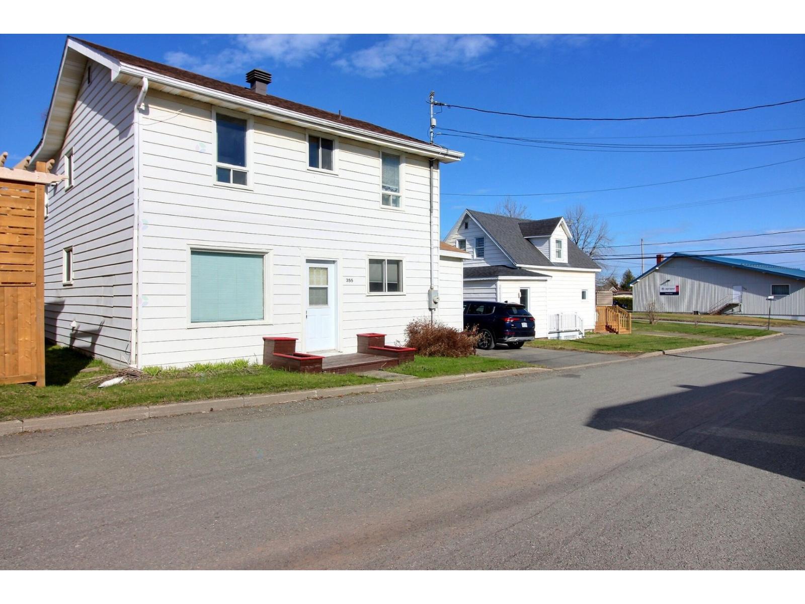 355 Av. Lefebvre