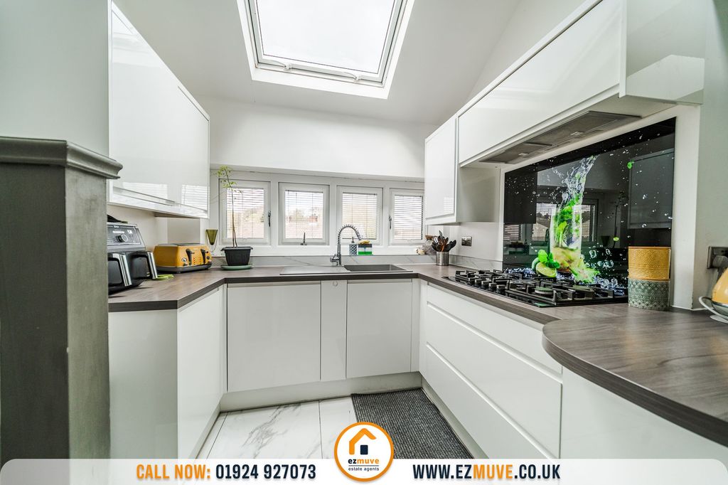 Additional image 4 of 3 bed semi-detached house for saleSpringfield Avenue, Batley WF17