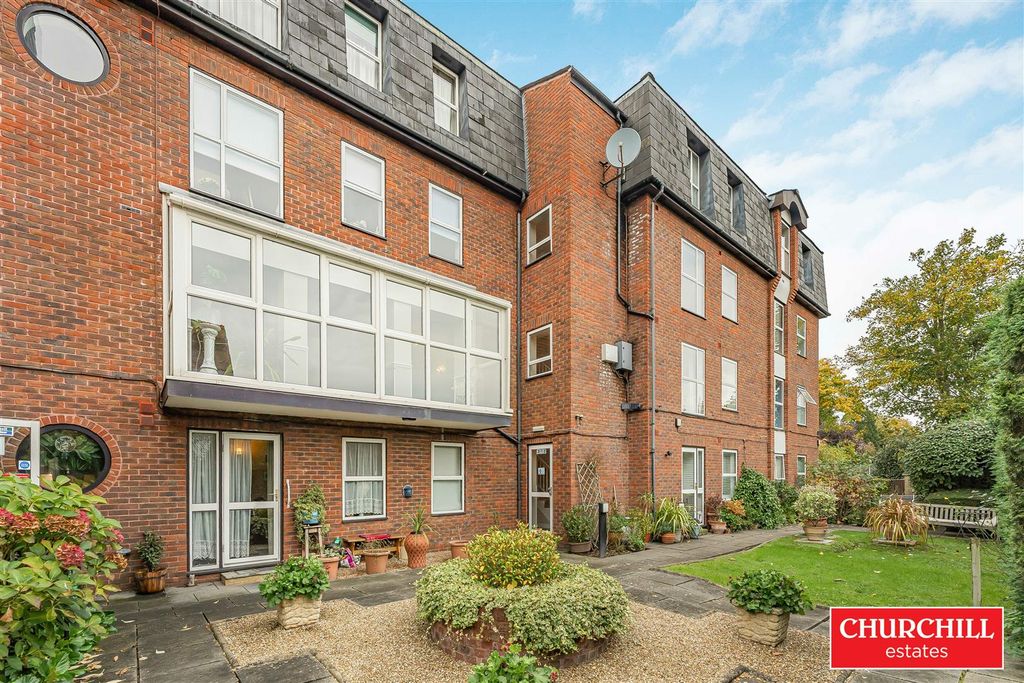 Additional image 19 of 2 bed flat for saleSt James Gate, Palmerston Road, Buckhurst Hill IG9