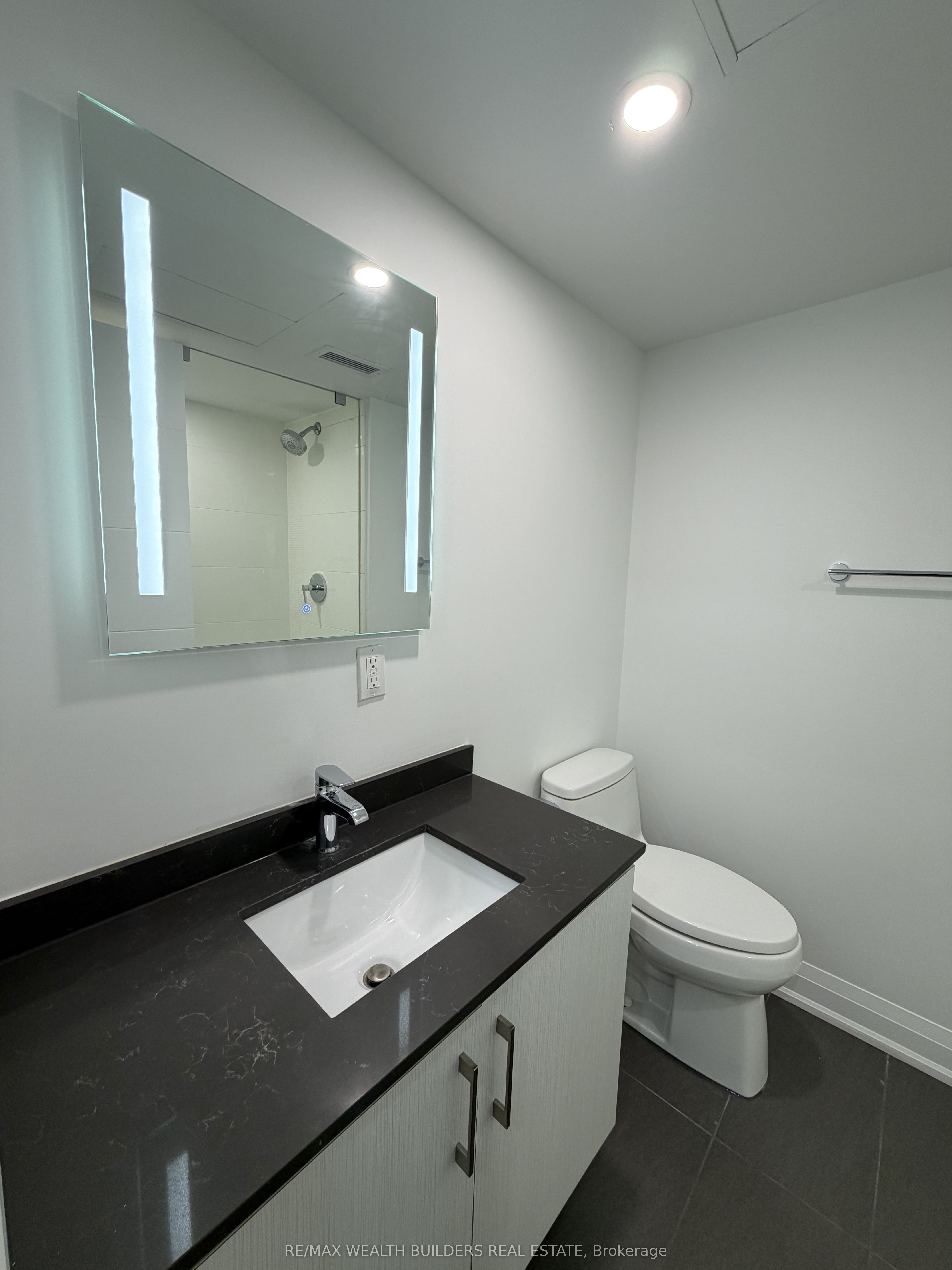 Additional image 5 of 1-215 Jarvis Street, Toronto, ON, M5J 2C1