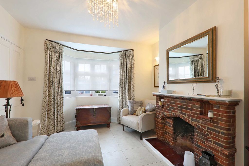 Additional image 7 of 2 bed semi-detached house for saleHorseshoe Crescent, Beaconsfield, Buckinghamshire HP9