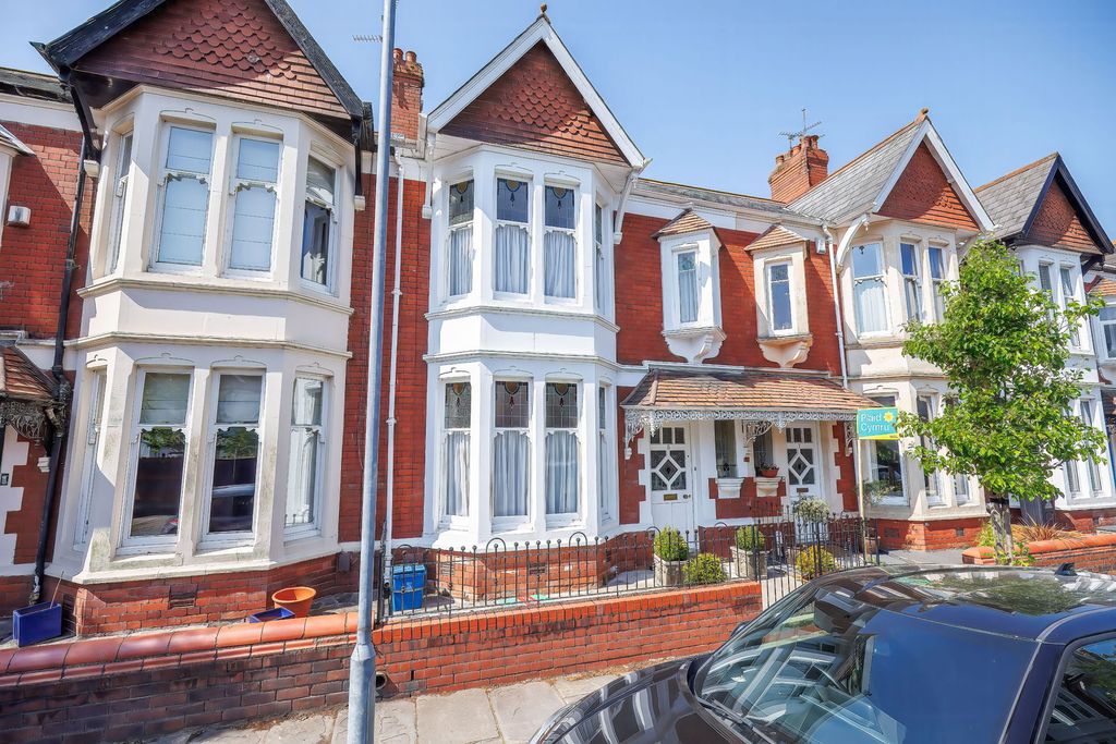 3 bed terraced house for saleStallcourt Avenue, Cardiff, Cardiff CF23