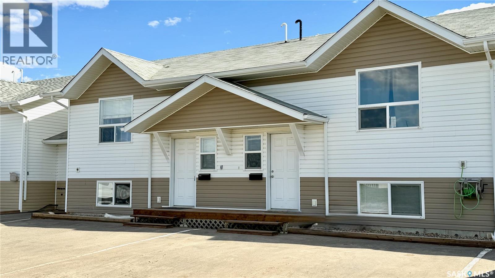 19 200 Hiebert CRESCENT