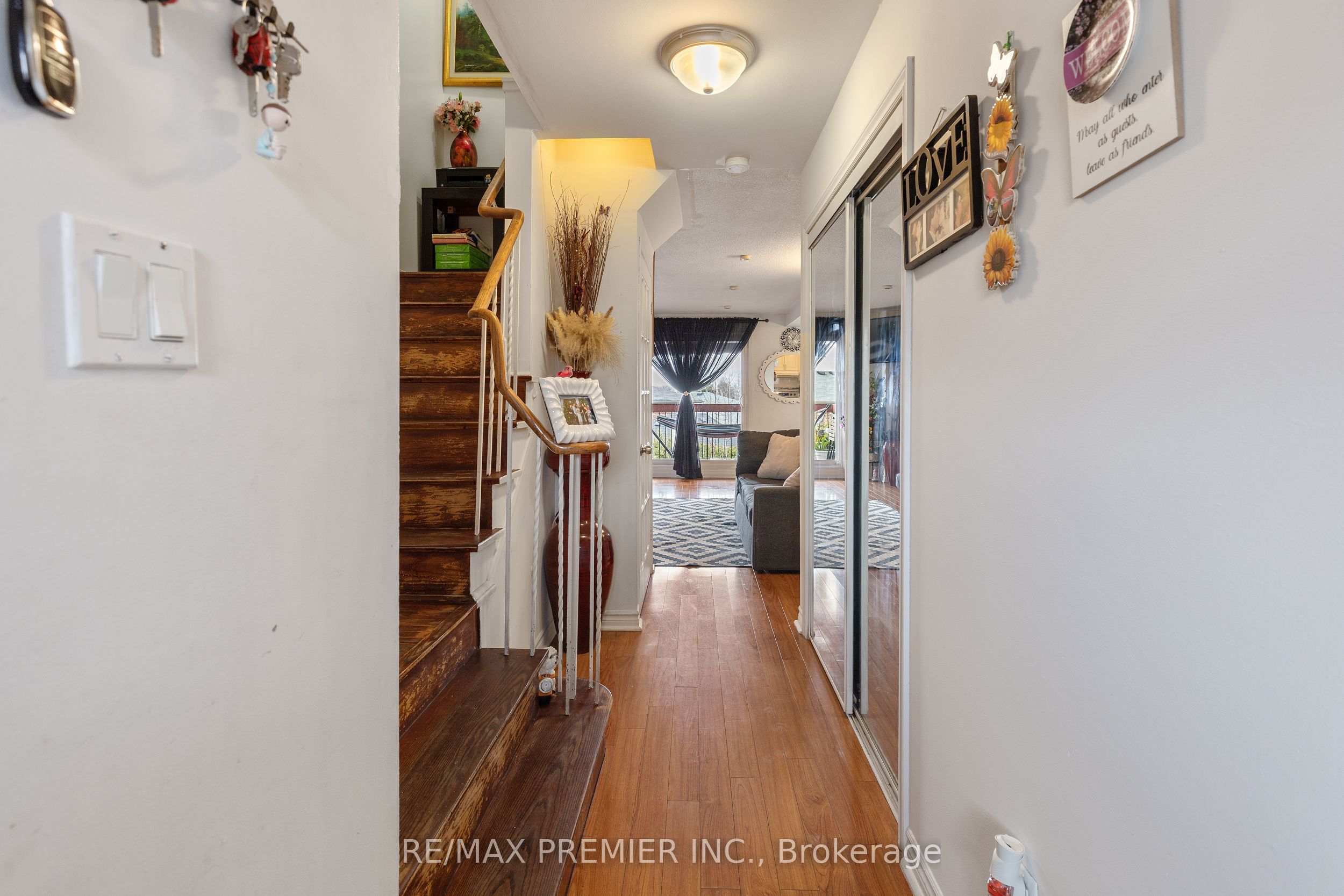 Additional image 2 of 19-42 San Marino Way, Toronto, ON, M3N 2Y3