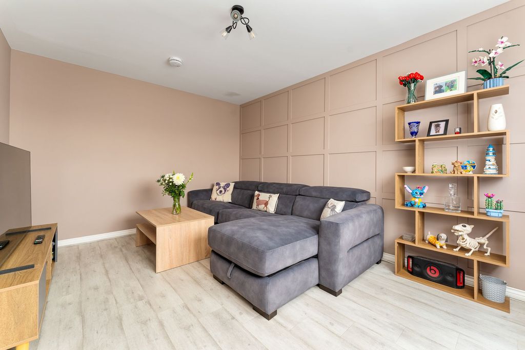 Additional image 5 of 4 bed town house for saleGisborne Drive, Airdrie ML6