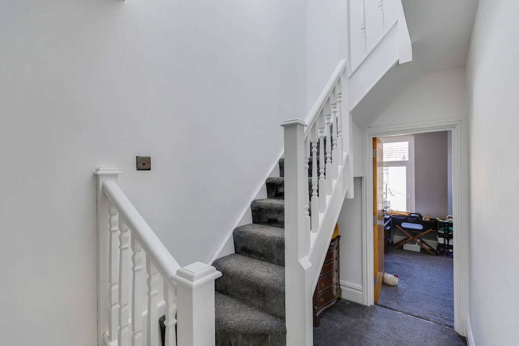 Additional image 25 of 4 bed terraced house for saleMackintosh Place, Roath, Cardiff CF24