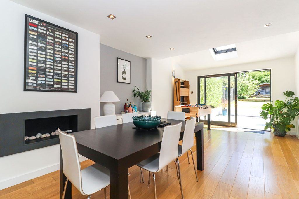 Additional image 5 of 5 bed property for saleAbbots Road, Abbots Langley WD5