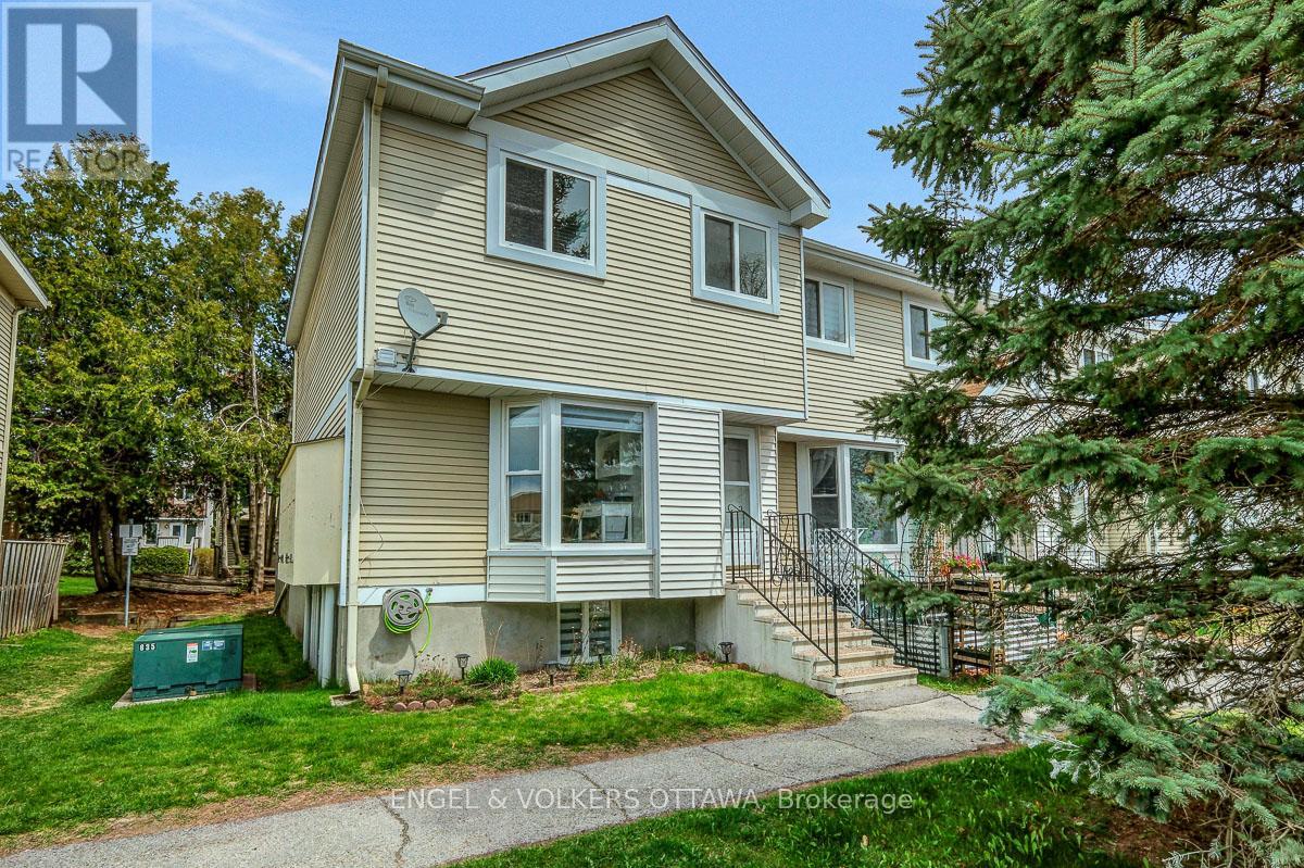 22 - 76 MCDERMOT COURT