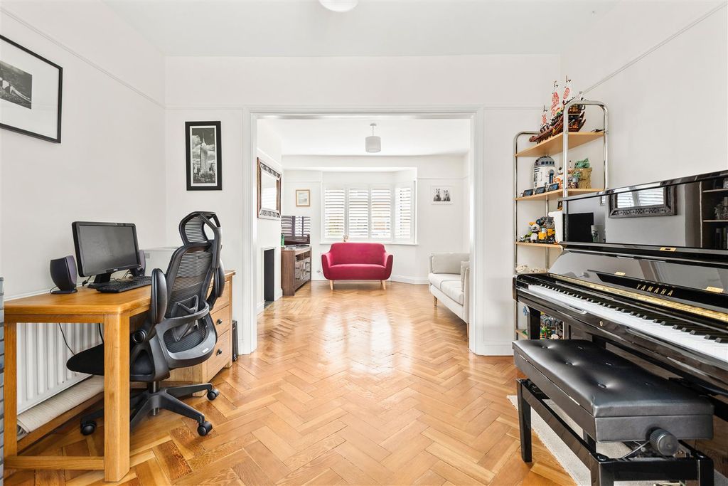 Additional image 10 of 3 bed semi-detached house for saleGrosvenor Road West, Baldock SG7
