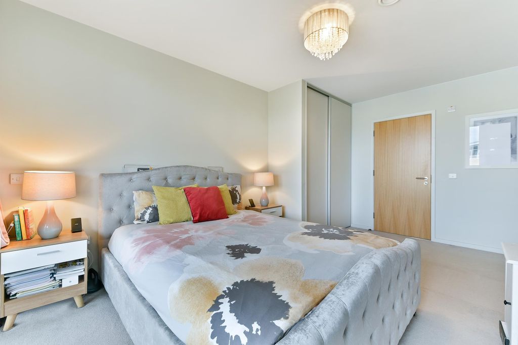 Additional image 8 of 2 bed flat for saleCopland Court, Durham Wharf Drive, Brentford TW8.