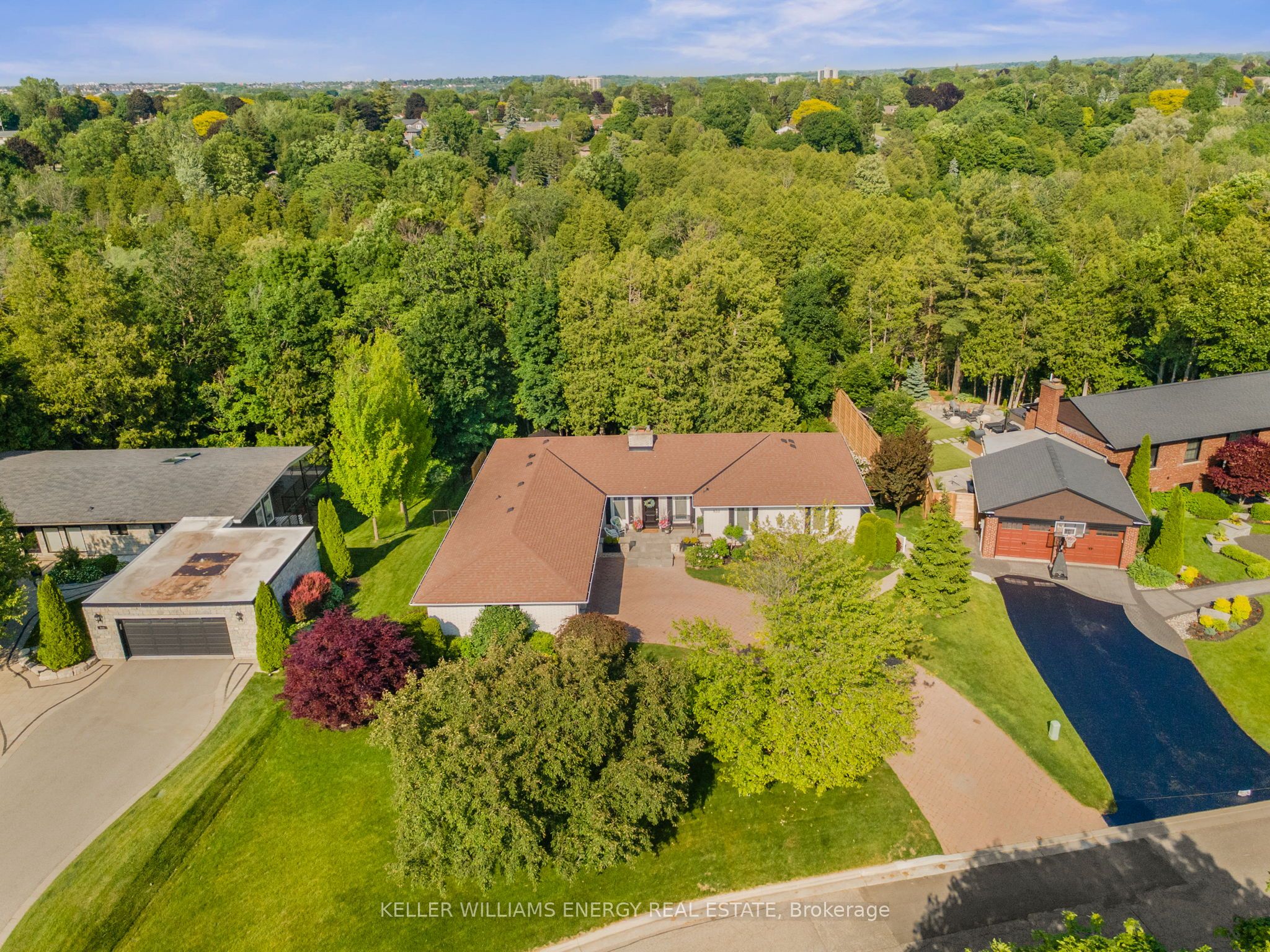 Additional image 2 of 833 Glenmanor Drive, Oshawa, ON, L1J 5A6